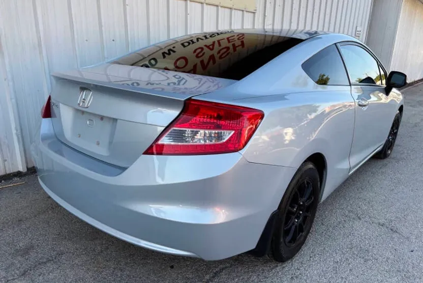 2012 Honda Civic LX photo 1