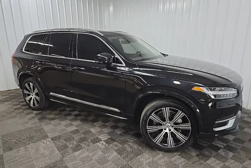 2024 Volvo XC90 B5 Plus photo 1