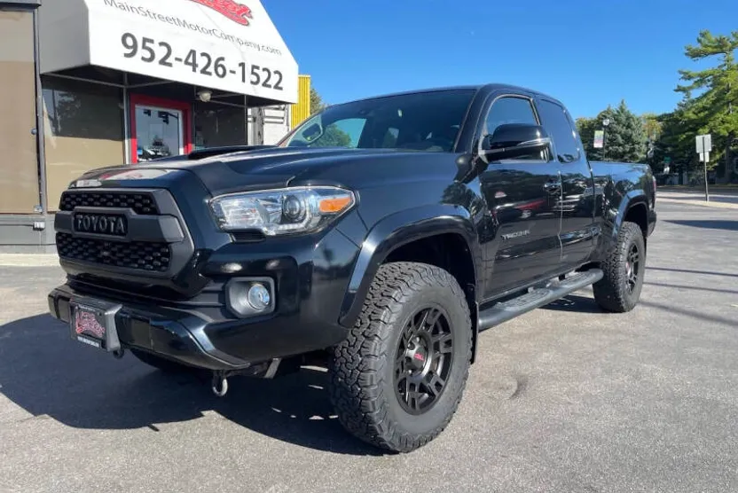 2021 Toyota Tacoma TRD Sport photo 1