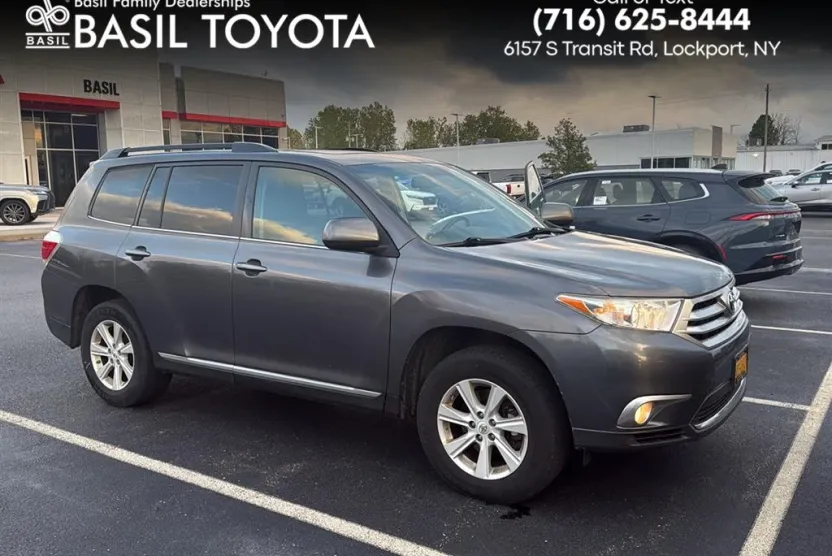 2012 Toyota Highlander SE photo 1