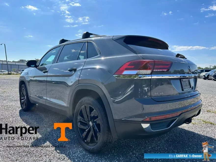 2022 Volkswagen Atlas Cross Sport V6 SE Technology photo 1