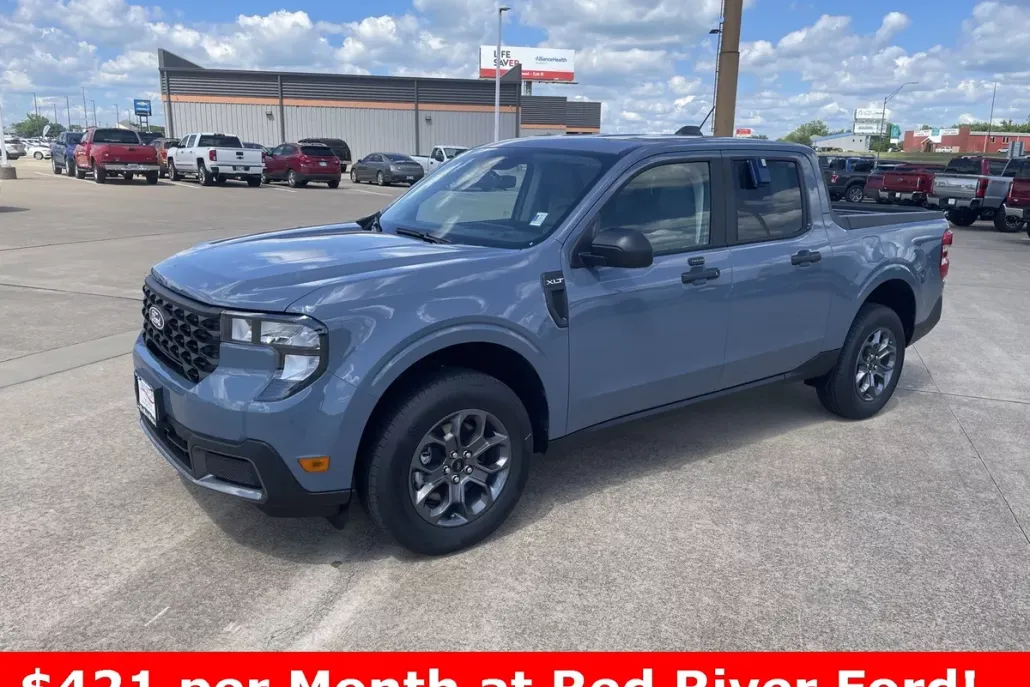 2025 Ford Maverick XLT photo 1
