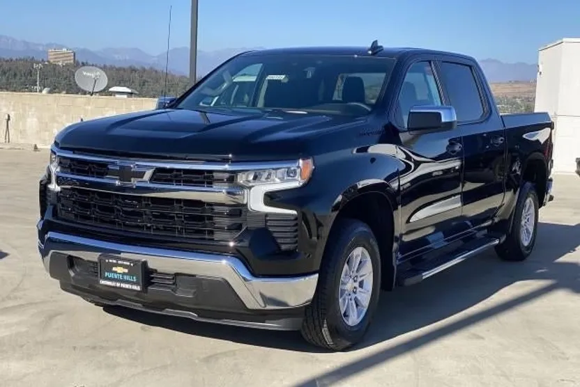2026 Chevrolet Silverado 1500 LT photo 1