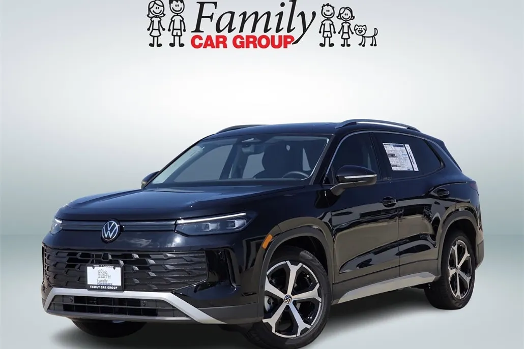 2025 Volkswagen Tiguan SE photo 1