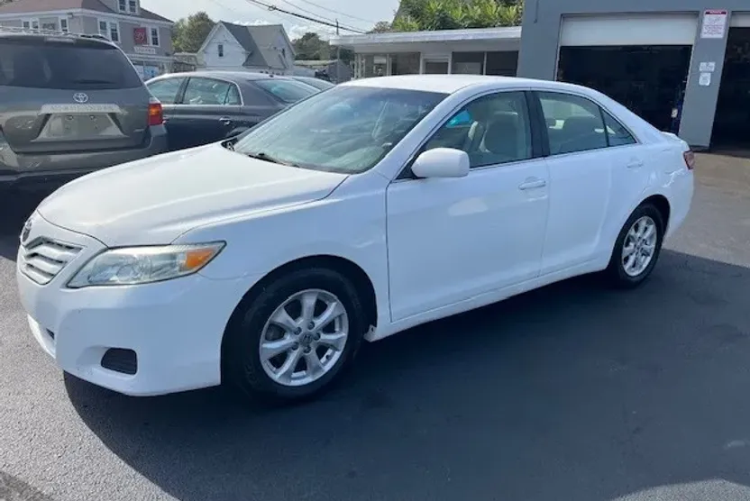 2011 Toyota Camry Base photo 1