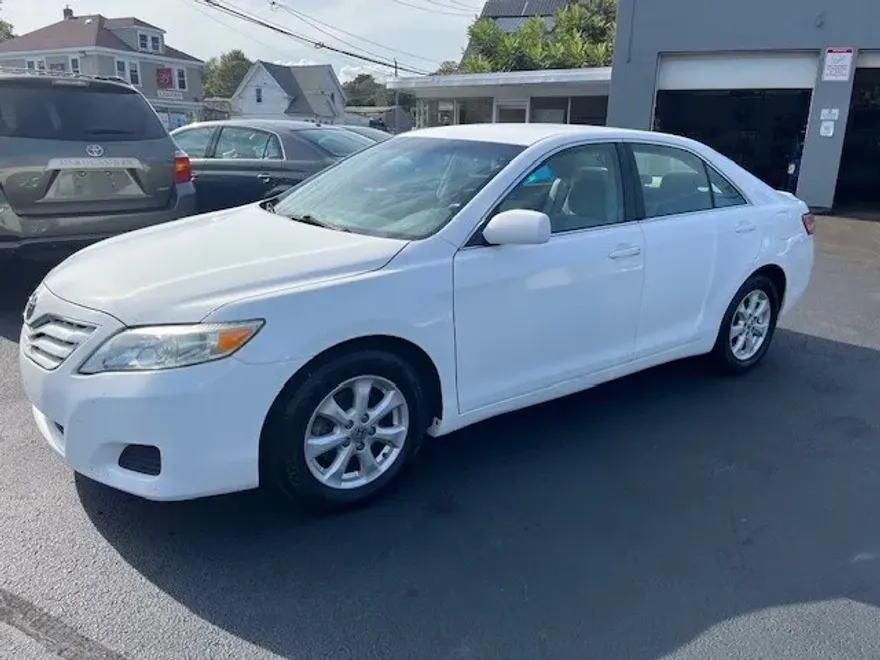 2011 Toyota Camry Base photo 1