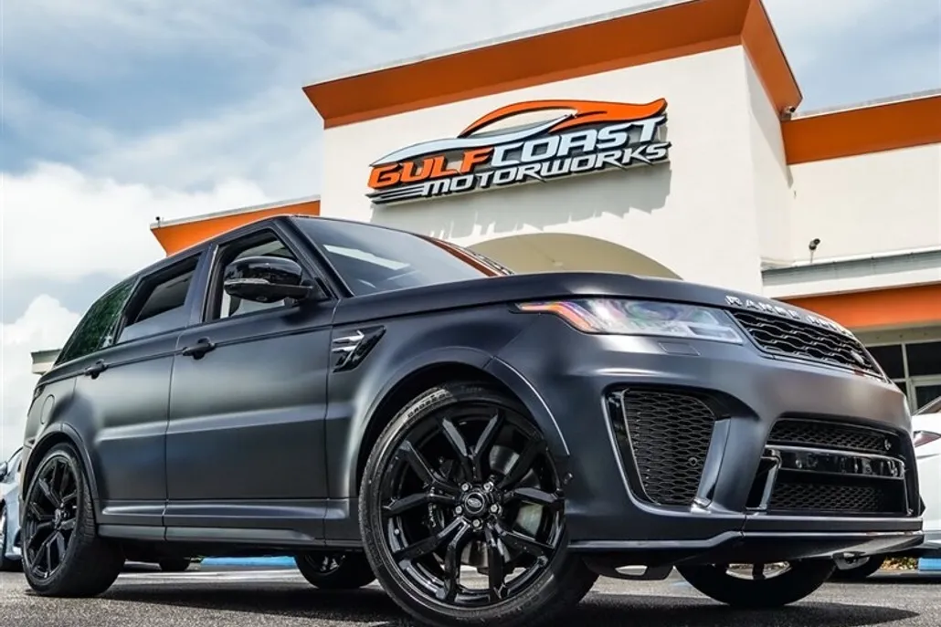 2022 Land Rover Range Rover Sport SVR photo 1