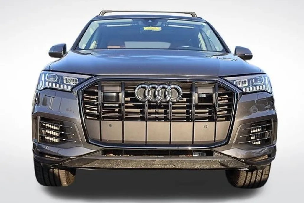 2024 Audi Q7 55 Premium Plus photo 1