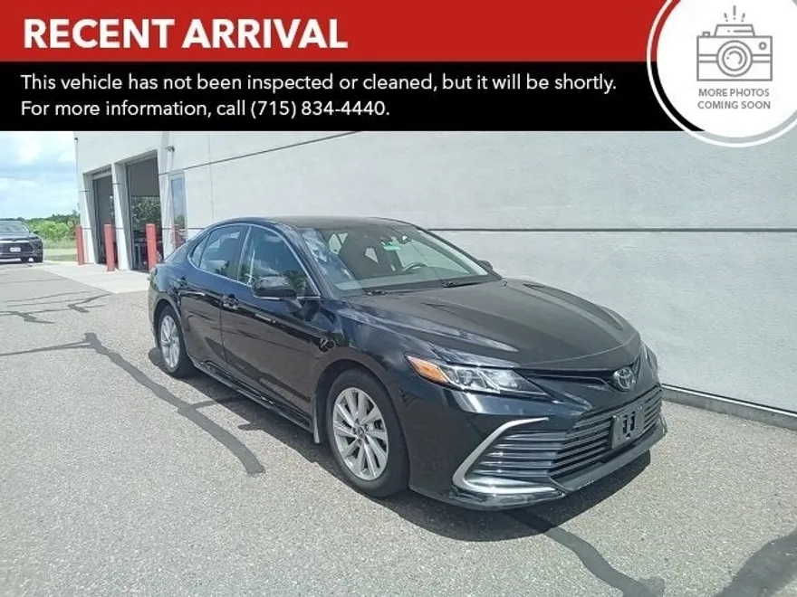 2023 Toyota Camry LE photo 1