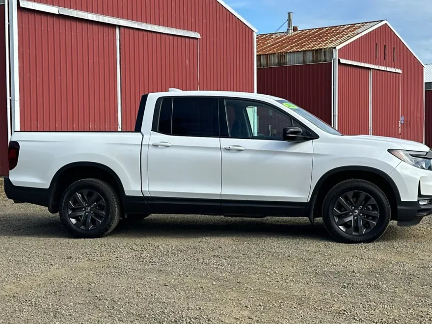 2021 Honda Ridgeline Sport photo 1