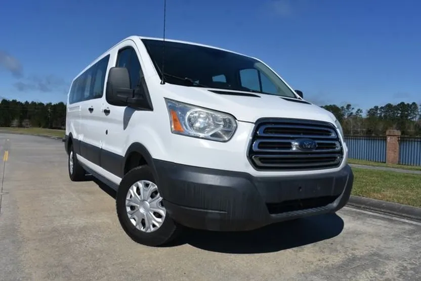 2015 Ford Transit XLT photo 1
