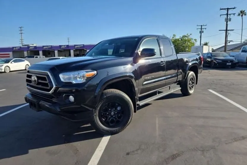 2022 Toyota Tacoma Access Cab SR5 photo 1
