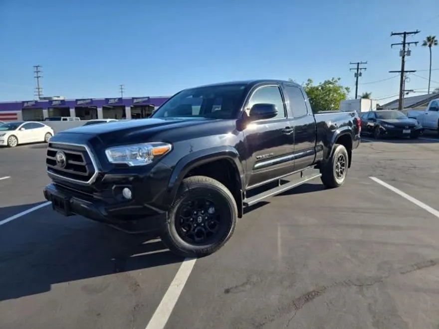 2022 Toyota Tacoma Access Cab SR5 photo 1