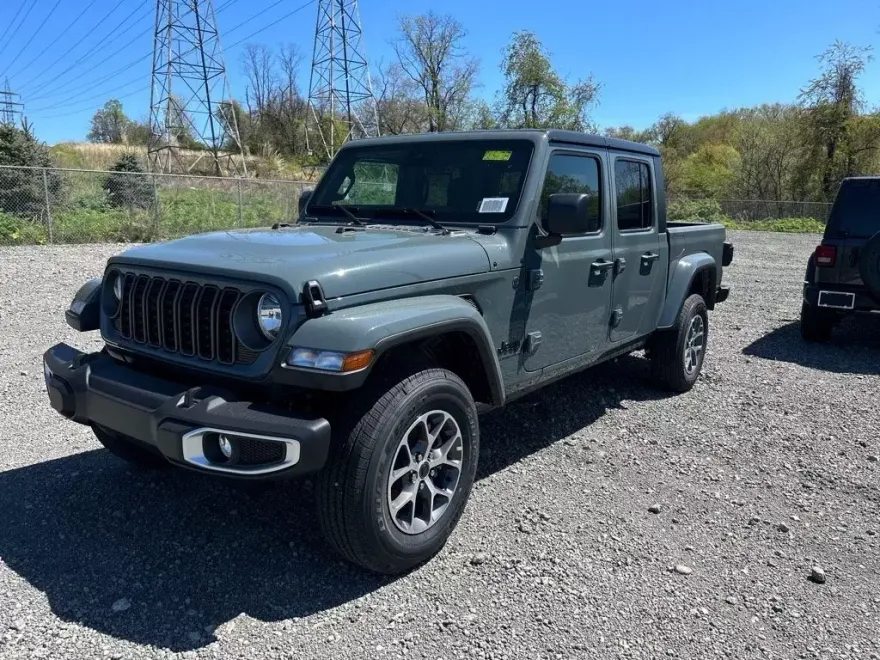 2025 Jeep Gladiator Sport S photo 1
