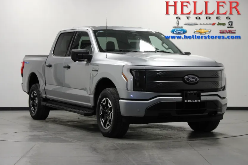 2023 Ford F-150 Lightning XLT photo 1