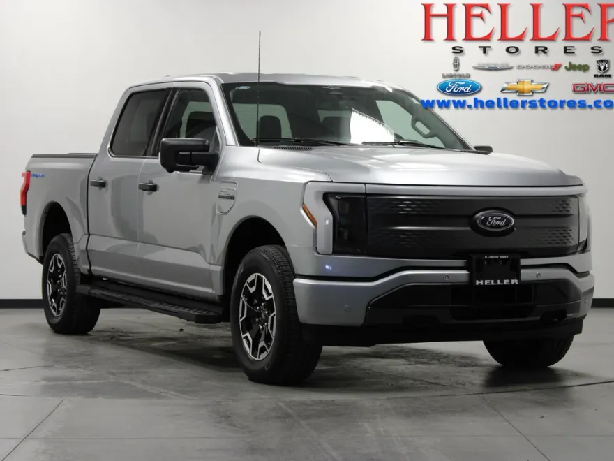 2023 Ford F-150 Lightning XLT photo 1