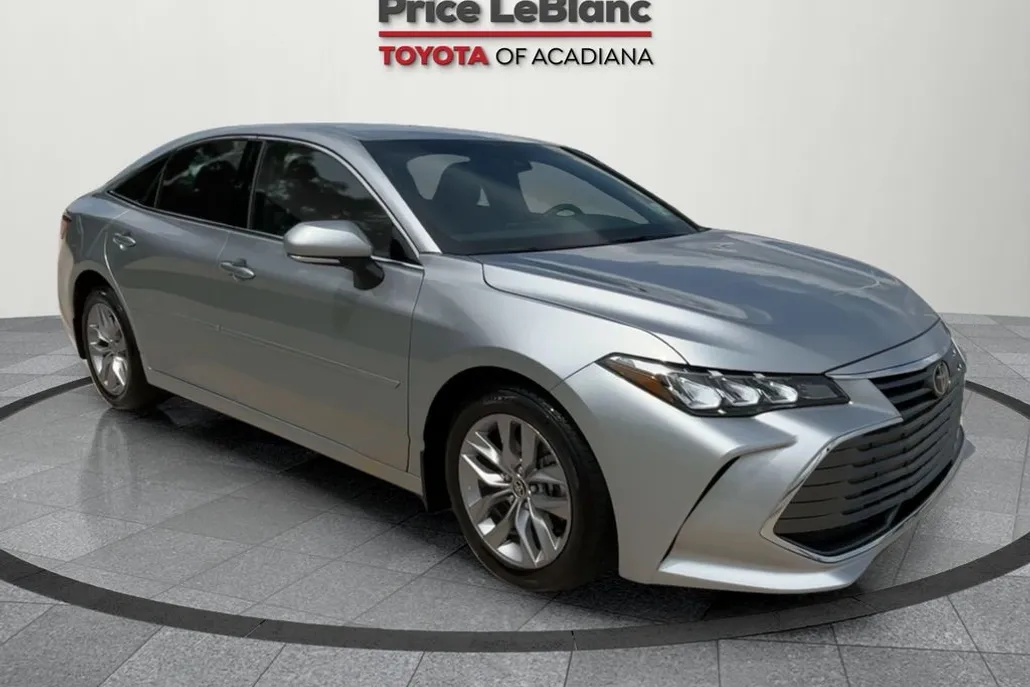 2020 Toyota Avalon XLE photo 1