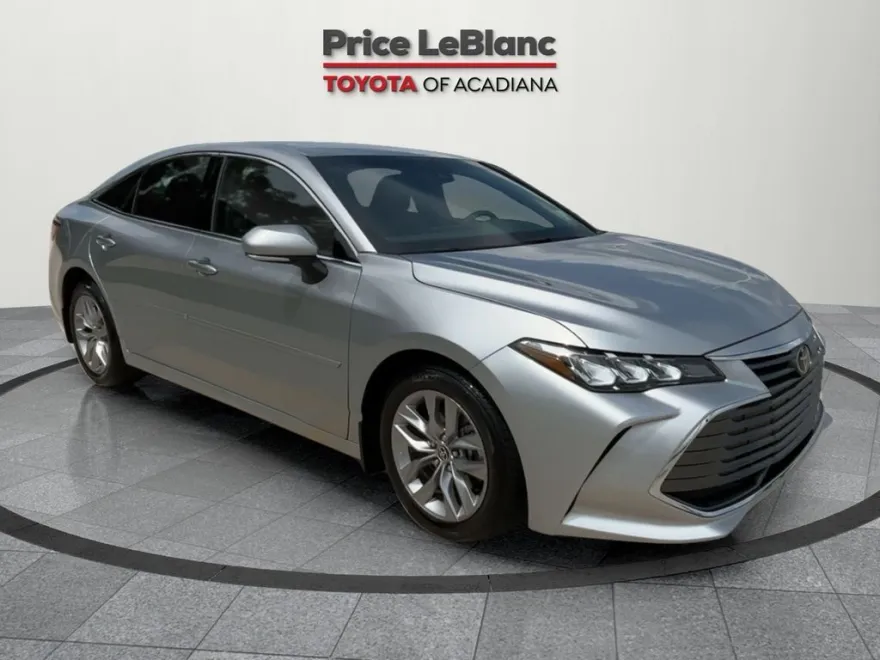 2020 Toyota Avalon XLE photo 1