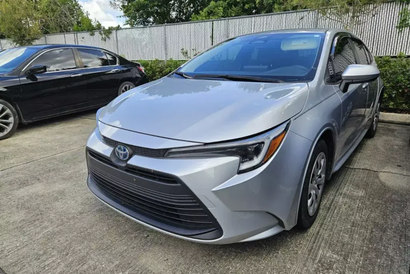 2023 Toyota Corolla Hybrid LE photo 1