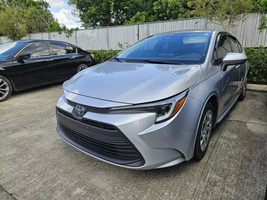 2023 Toyota Corolla Hybrid LE photo 1