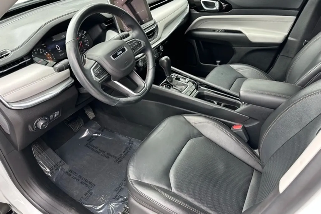 2024 Jeep Compass Limited photo 1