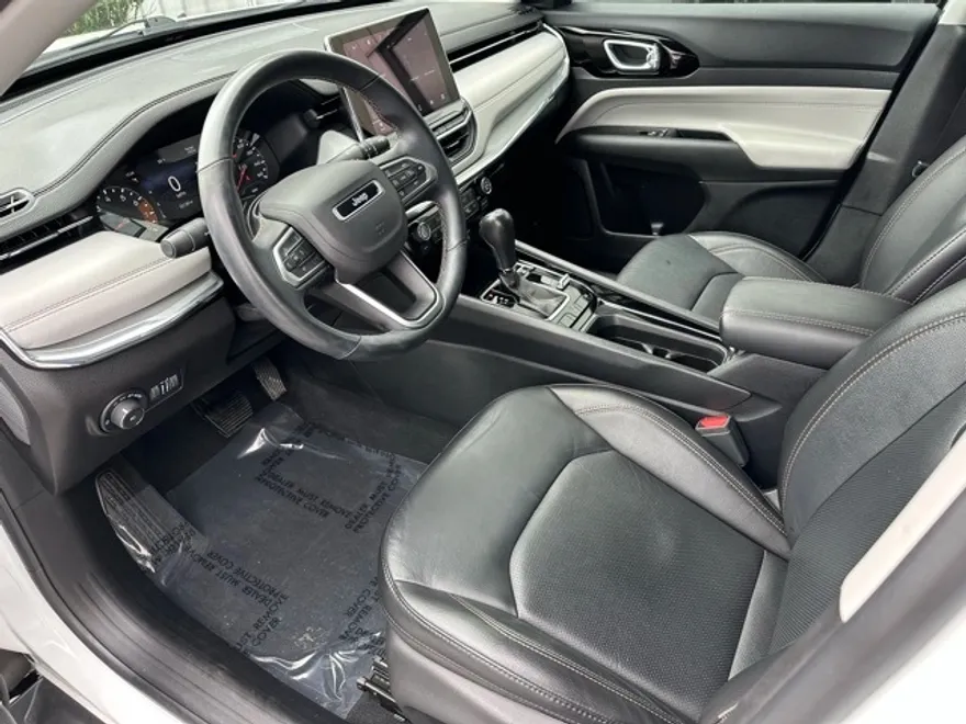 2024 Jeep Compass Limited photo 1