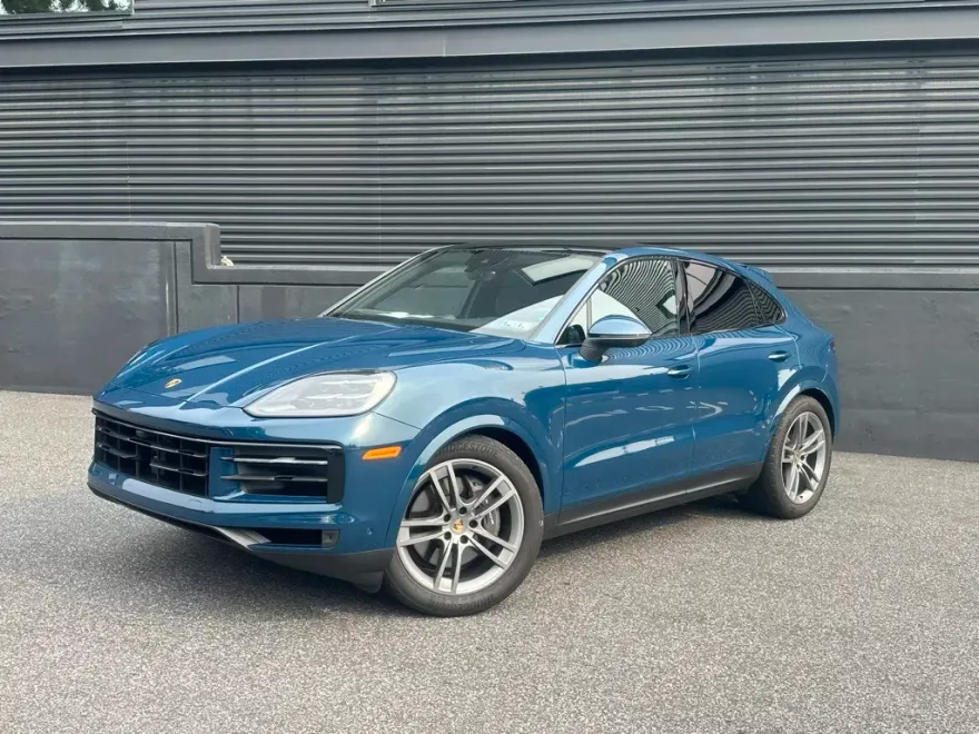 2024 Porsche Cayenne Coupe photo 1