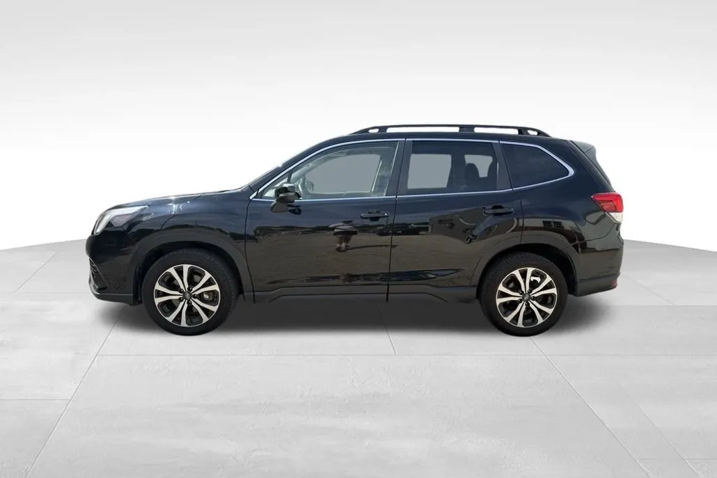 2023 Subaru Forester Limited photo 1
