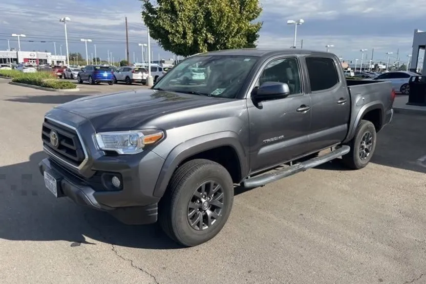 2022 Toyota Tacoma SR5 V6 photo 1