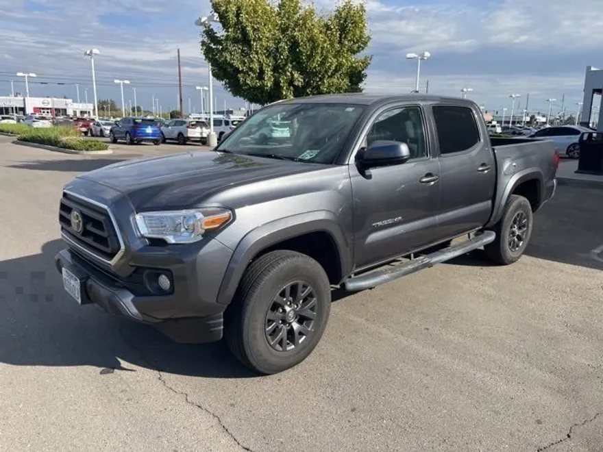2022 Toyota Tacoma SR5 V6 photo 1