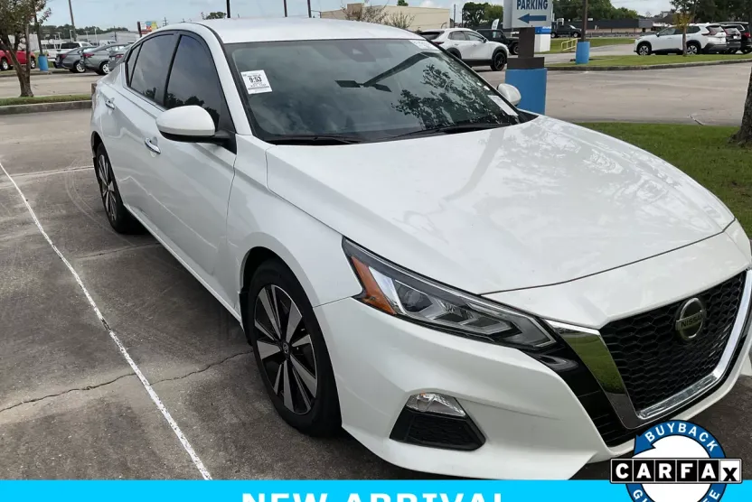 2022 Nissan Altima 2.5 SV photo 1