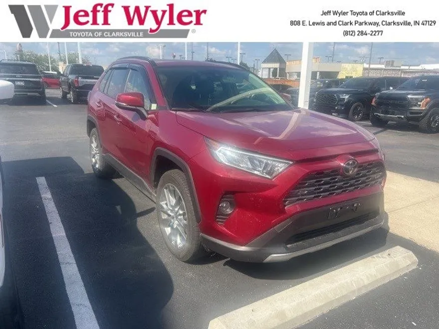 2021 Toyota RAV4 Limited photo 1
