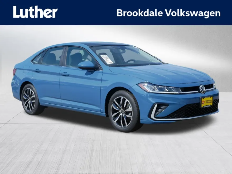 2025 Volkswagen Jetta SE photo 1