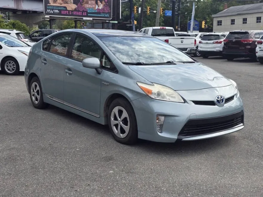2013 Toyota Prius photo 1
