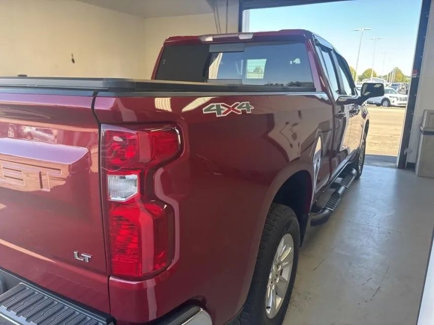 2019 Chevrolet Silverado 1500 LT photo 1