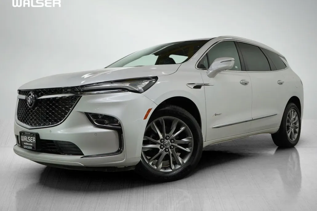 2023 Buick Enclave Avenir photo 1