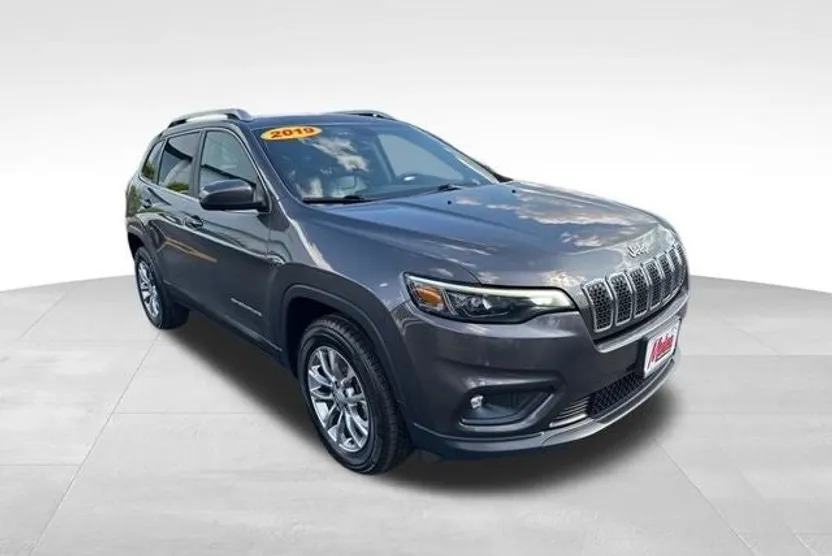 2019 Jeep Cherokee Latitude photo 1