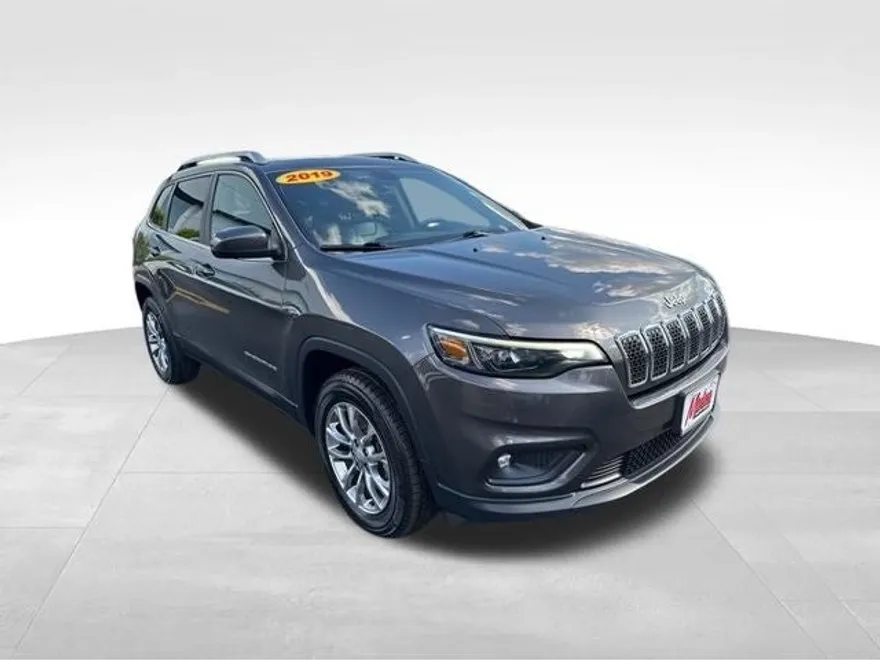 2019 Jeep Cherokee Latitude photo 1
