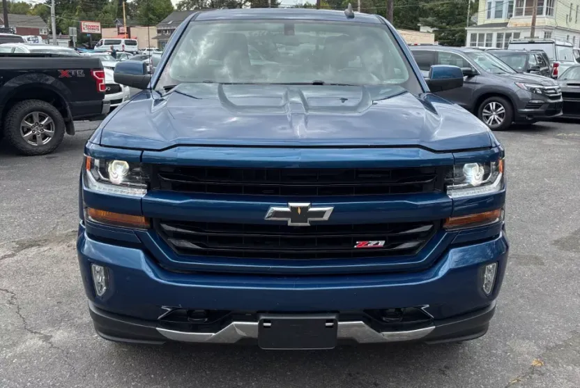 2018 Chevrolet Silverado 1500 photo 1