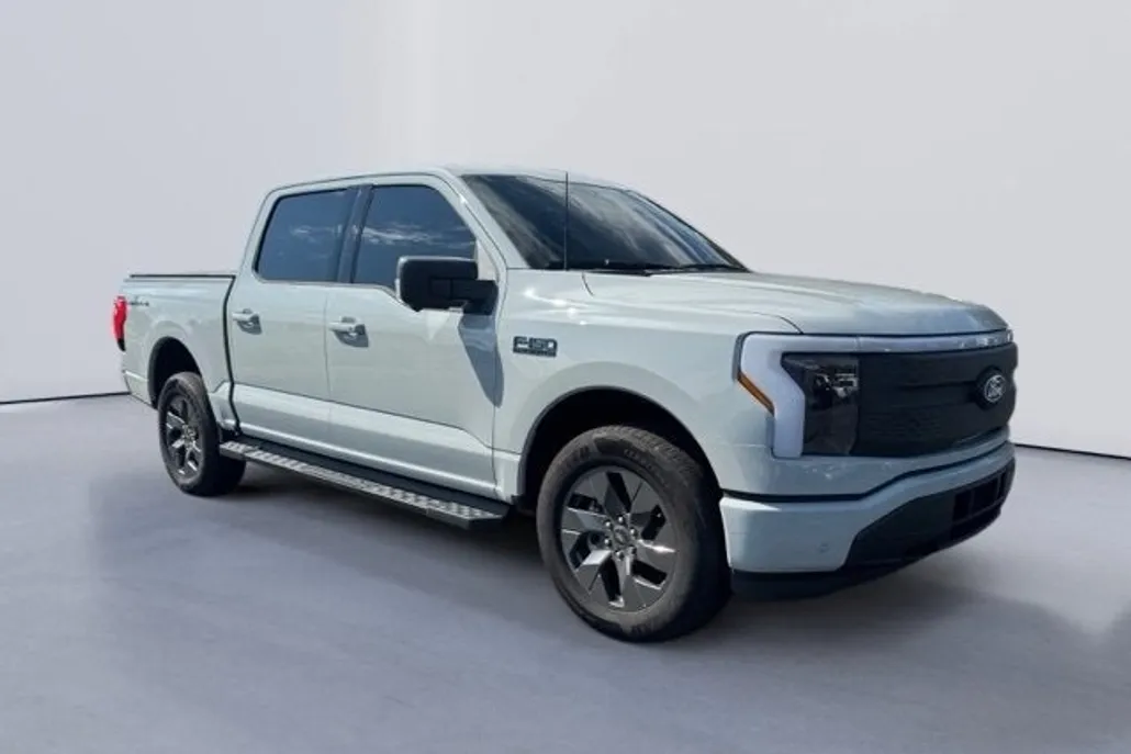 2024 Ford F-150 Lightning photo 1