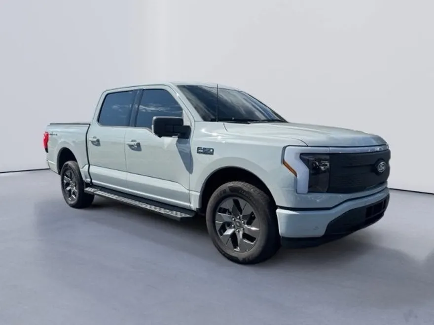 2024 Ford F-150 Lightning photo 1