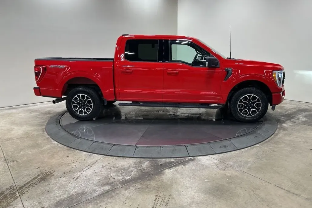 2023 Ford F-150 XLT photo 1