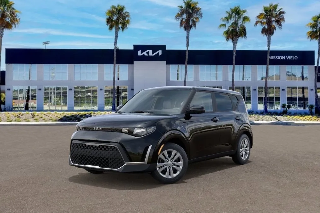 2025 Kia Soul LX photo 1