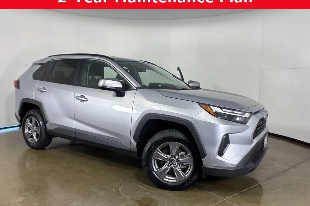 2024 Toyota RAV4 Hybrid XLE photo 1