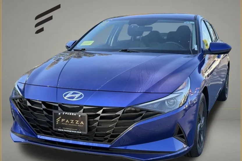 2022 Hyundai Elantra SEL photo 1