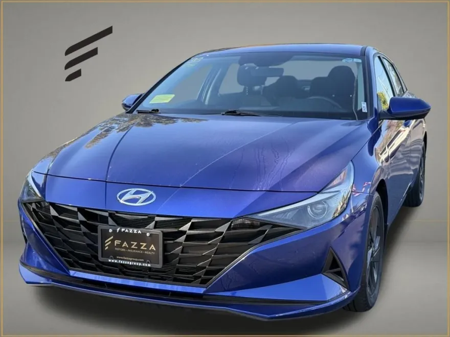 2022 Hyundai Elantra SEL photo 1