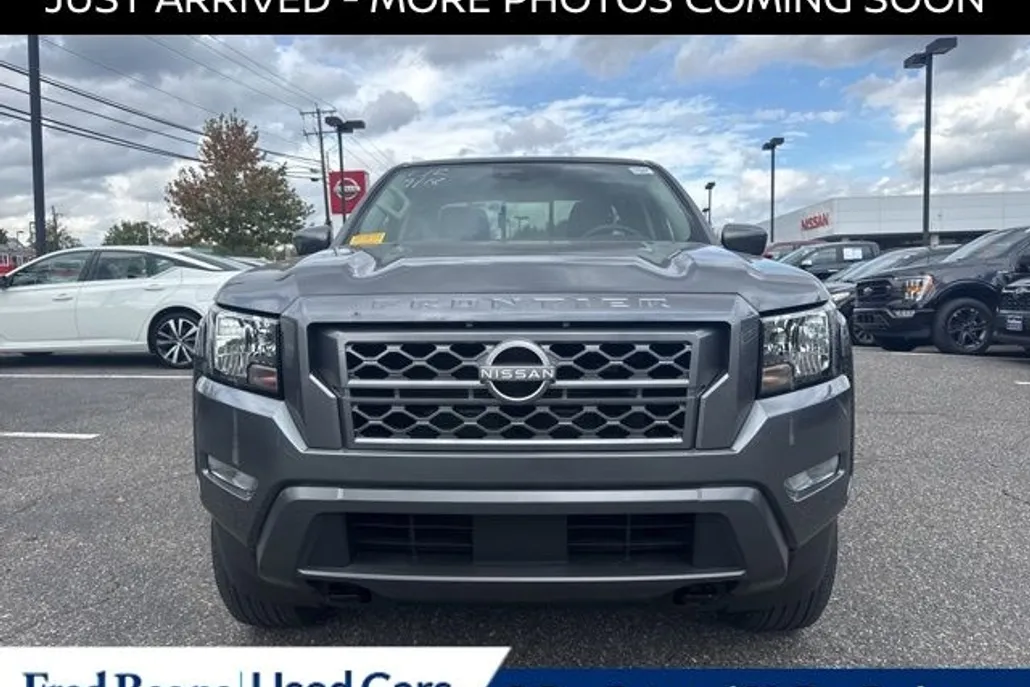 2023 Nissan Frontier SV photo 1