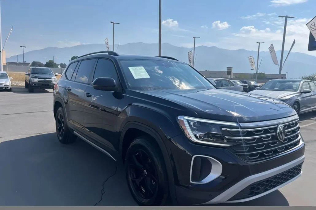 2024 Volkswagen Atlas Peak Edition SEL photo 1