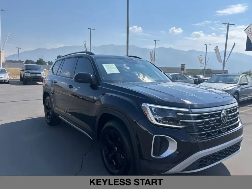 2024 Volkswagen Atlas Peak Edition SEL photo 1