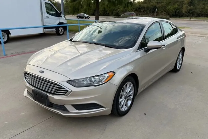 2017 Ford Fusion SE photo 1